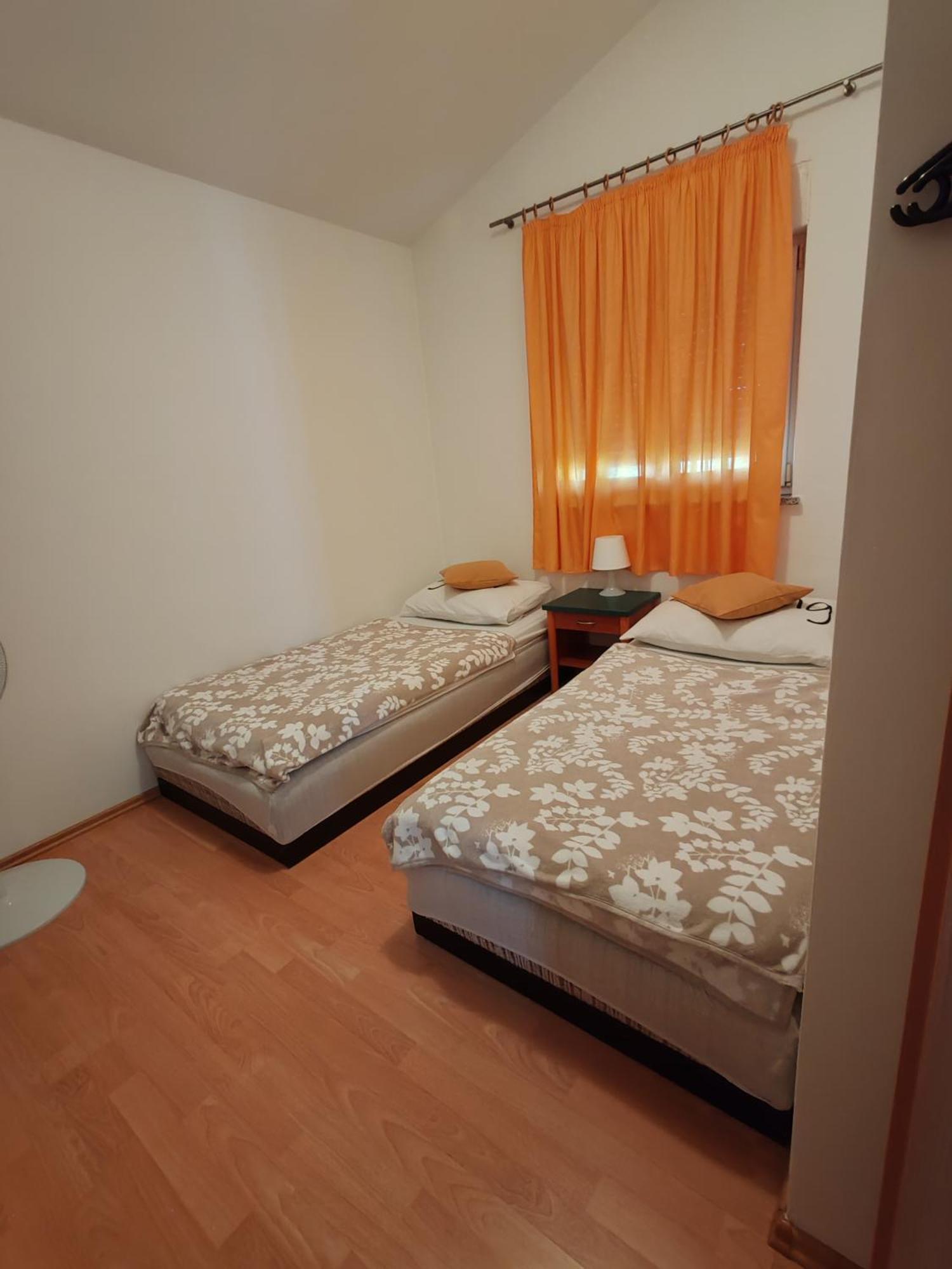 Apartman Olic Ražanac Esterno foto